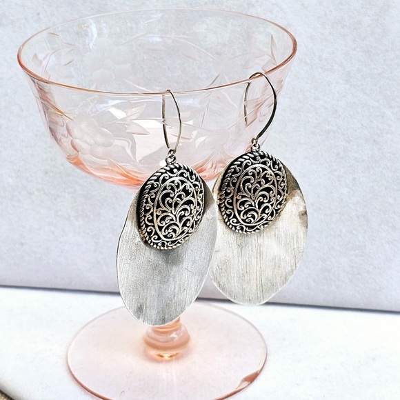 925 Sterling Oval Hammered Earrings with 925 Ornate Bali-Style Medallions - Picture 4 of 9